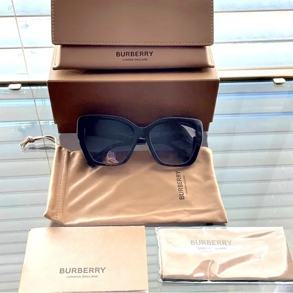 New Burberry Tamsin Sunglasses - Picture 7 of 15